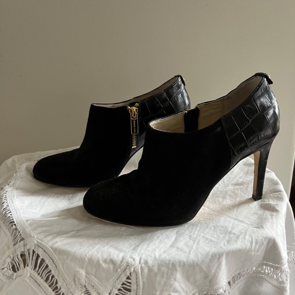 Michael Kors Sammy Ankle Boots - Size 6.5M - Picture 2 of 7